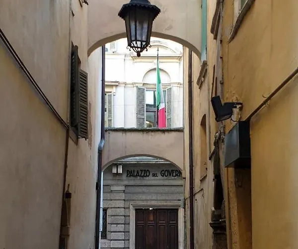 Ai Cinque Archi